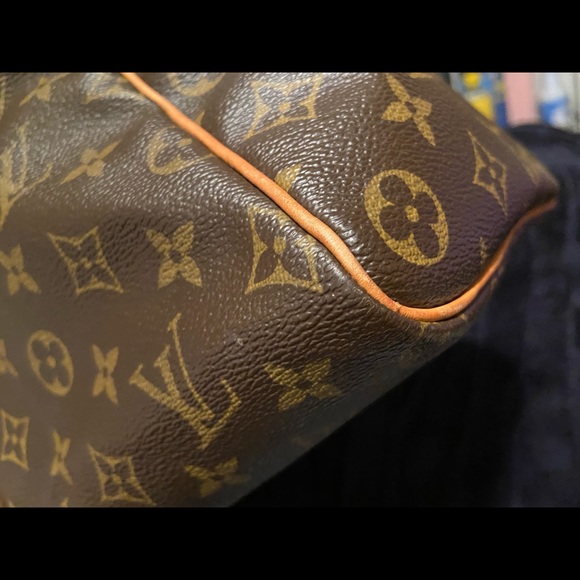 Authentic Louis Vuitton speedy 40 - Picture 11 of 16